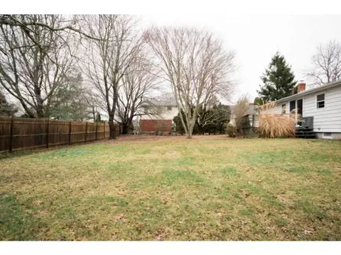 10 Cedar Ave, Middletown, RI 02842 photo 23