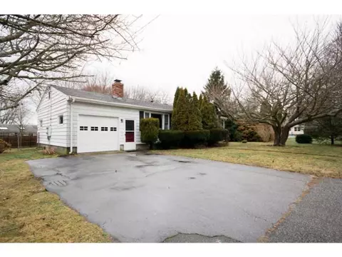 10 Cedar Ave, Middletown, RI 02842 photo 21