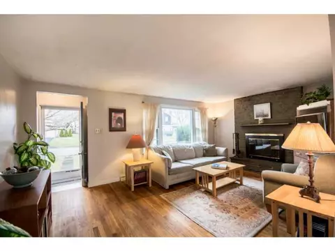 10 Cedar Ave, Middletown, RI 02842 photo 6