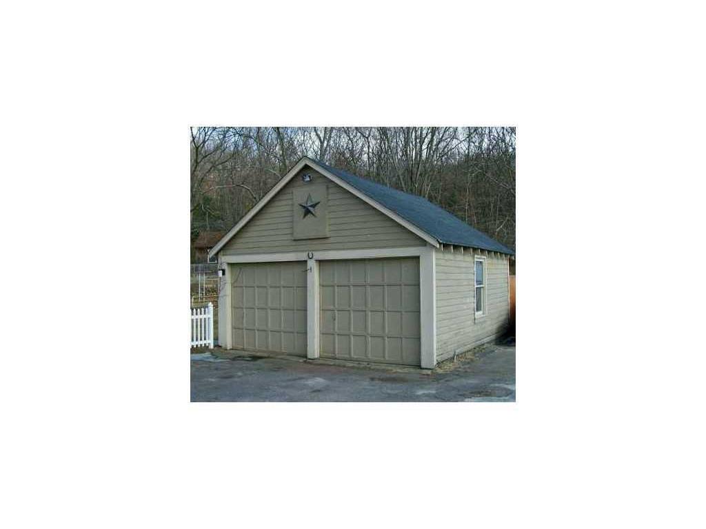 1828 Mendon Rd, Woonsocket, RI 02895 photo 3