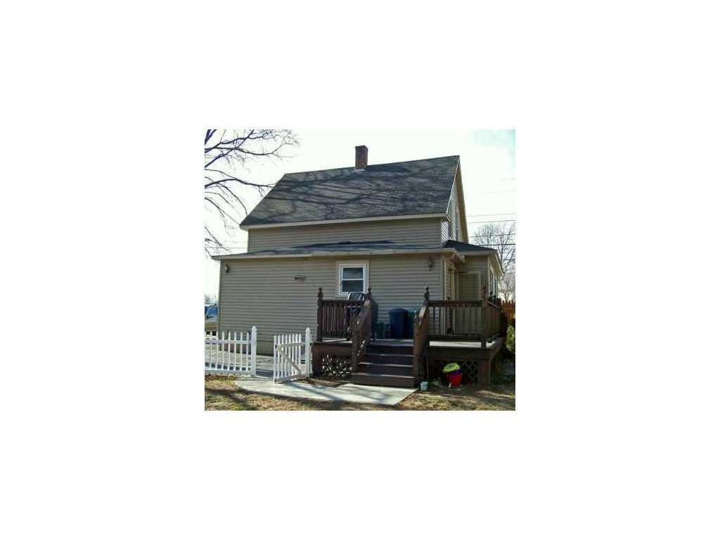 1828 Mendon Rd, Woonsocket, RI 02895 photo 2