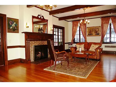 346 Gaskill St, Woonsocket, RI 02895 photo 8