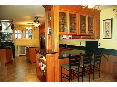 346 Gaskill St, Woonsocket, RI 02895 photo 4