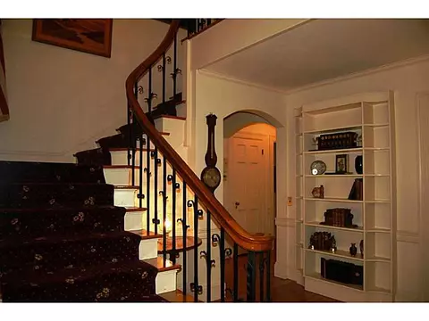346 Gaskill St, Woonsocket, RI 02895 photo 13