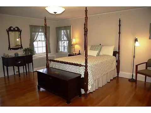 346 Gaskill St, Woonsocket, RI 02895 photo 15