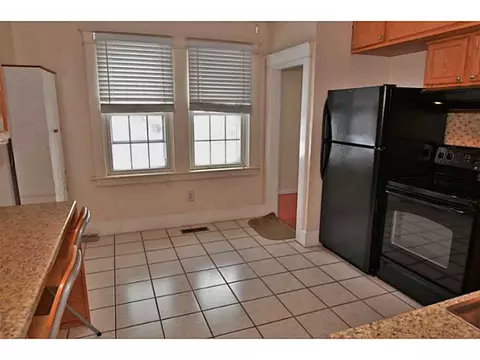 734 Sandy Ln, Warwick, RI 02889 photo 3