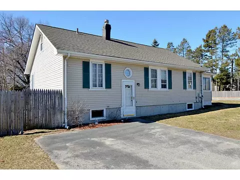734 Sandy Ln, Warwick, RI 02889 photo 1