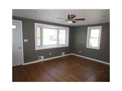 48 Limestone St, Warwick, RI 02889 photo 3