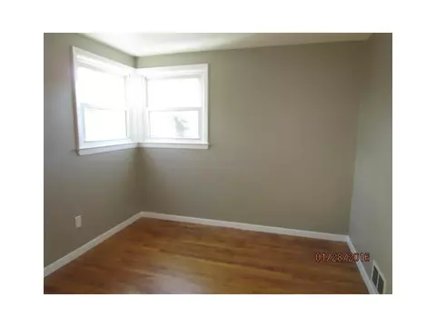 48 Limestone St, Warwick, RI 02889 photo 5