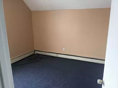 61 Oak St, Woonsocket, RI 02895 photo 5