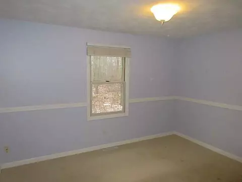 64 Mohawk Trl, Cranston, RI 02921 photo 11