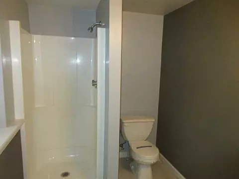 64 Mohawk Trl, Cranston, RI 02921 photo 13