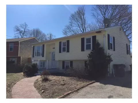 117 Shawomet Ave, Warwick, RI 02889 photo 5