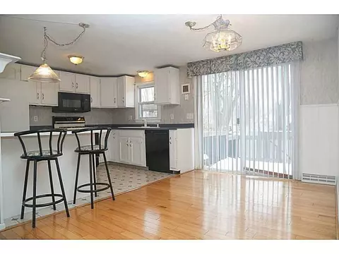117 Shawomet Ave, Warwick, RI 02889 photo 7