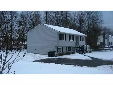 43 Benoit St, Coventry, RI 02816 photo 1