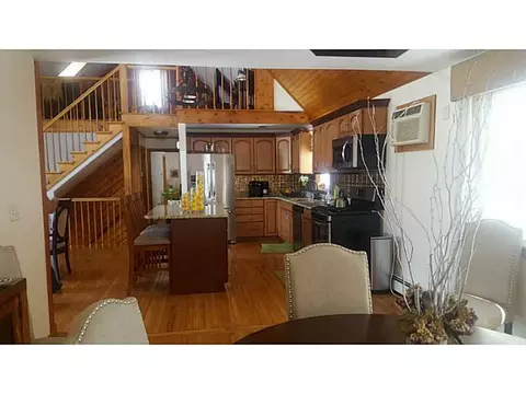 38 Dudley St, Woonsocket, RI 02895 photo 2
