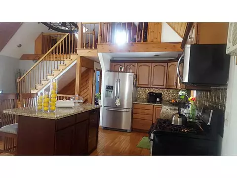 38 Dudley St, Woonsocket, RI 02895 photo 3