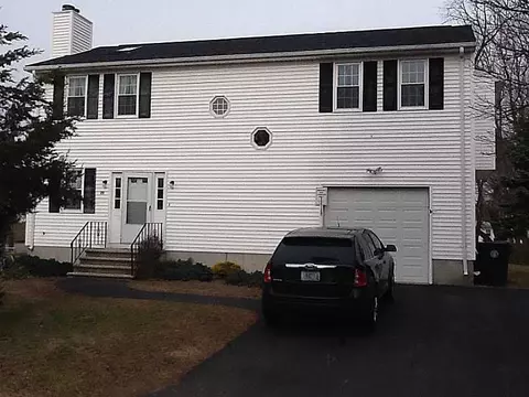 25 Criterion Ave, Warwick, RI 02889 photo 3