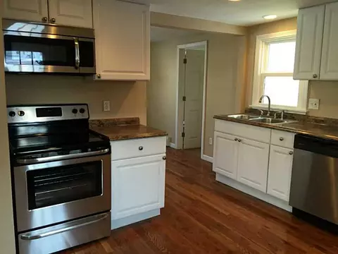 39 Harris Ave, Warren, RI 02885 photo 6