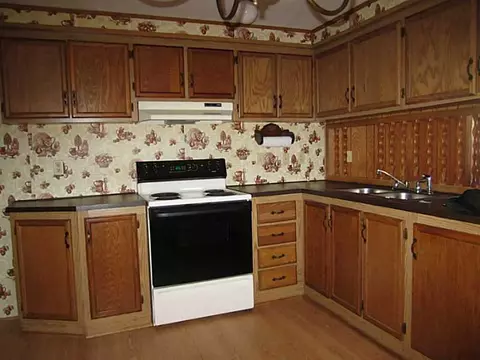 34 Maplewood Dr, Mapleville, RI 02839 photo 3