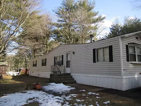 34 Maplewood Dr, Mapleville, RI 02839 photo 1