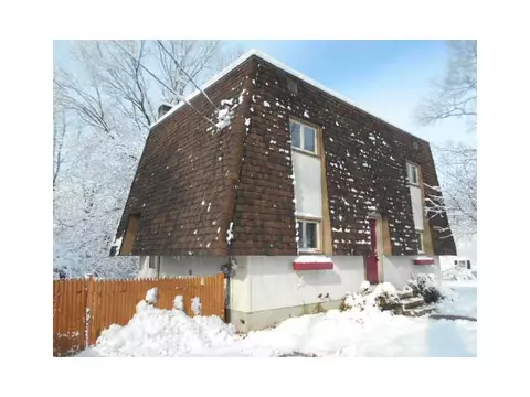 109 Olive St, Woonsocket, RI 02895 photo 2