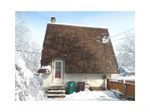 109 Olive St, Woonsocket, RI 02895 photo 3