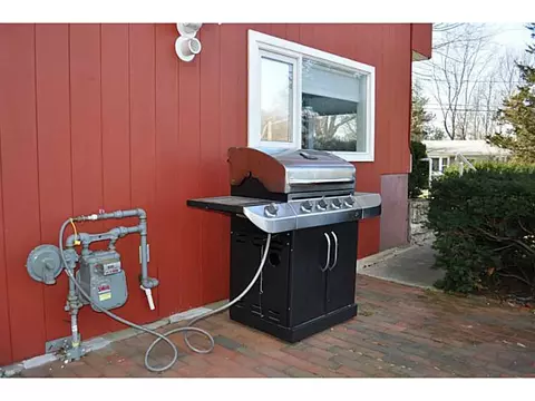168 Madeleine Ave, Woonsocket, RI 02895 photo 23
