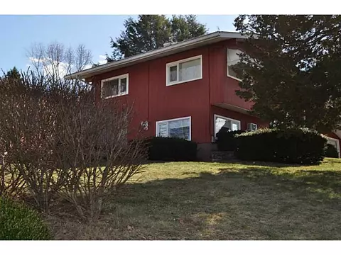168 Madeleine Ave, Woonsocket, RI 02895 photo 2