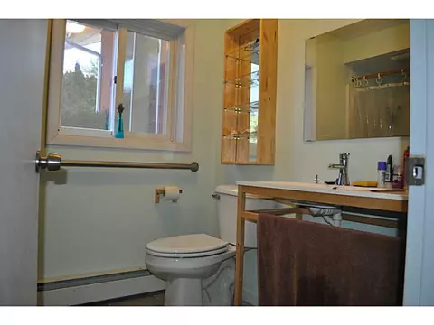 168 Madeleine Ave, Woonsocket, RI 02895 photo 17