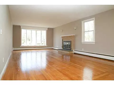 20 Bugbee Ave, Warwick, RI 02889 photo 12