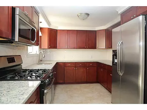 20 Bugbee Ave, Warwick, RI 02889 photo 6