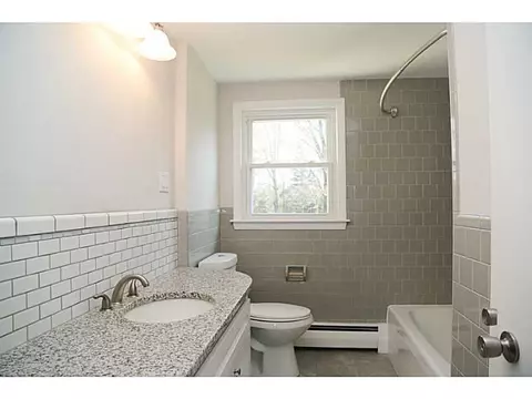 20 Bugbee Ave, Warwick, RI 02889 photo 14