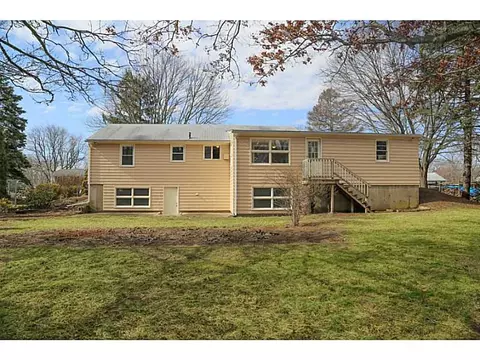 20 Bugbee Ave, Warwick, RI 02889 photo 4