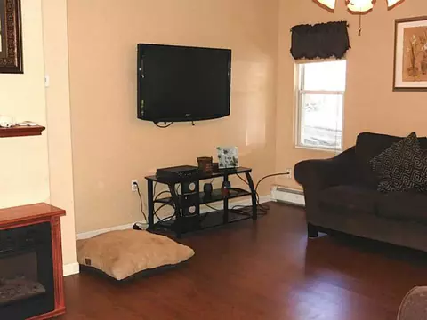 7 W View St, Warwick, RI 02889 photo 7