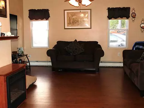 7 W View St, Warwick, RI 02889 photo 8