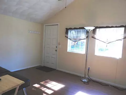 7 W View St, Warwick, RI 02889 photo 16