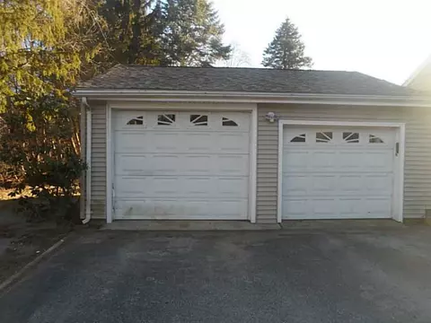 884 Putnam Pike, Glocester, RI 02814 photo 9