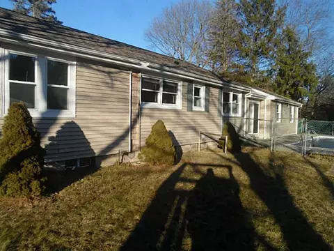 884 Putnam Pike, Glocester, RI 02814 photo 13