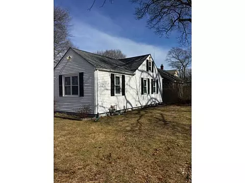 202 Oak Tree Ave, Warwick, RI 02886 photo 2
