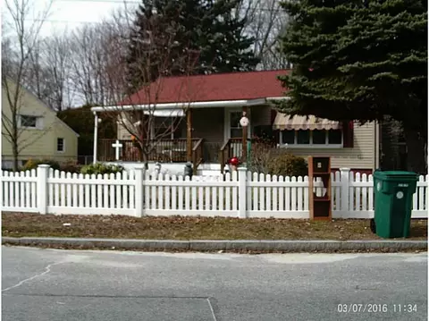 92 Irene Blvd, Woonsocket, RI 02895 photo 2