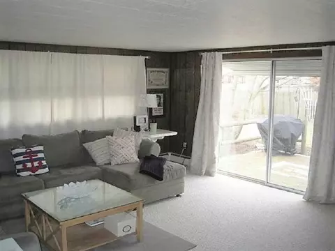53 Frontier Rd, Warwick, RI 02889 photo 6
