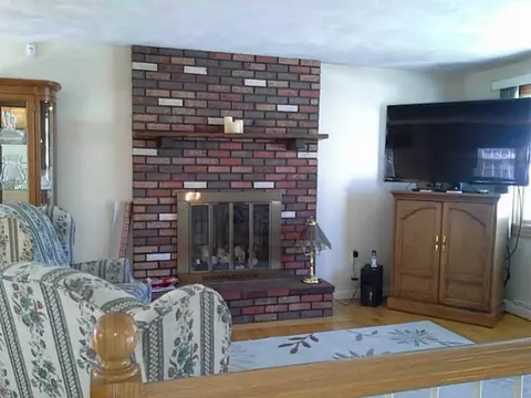 80 Aquarius Dr, Warwick, RI 02889 photo 2