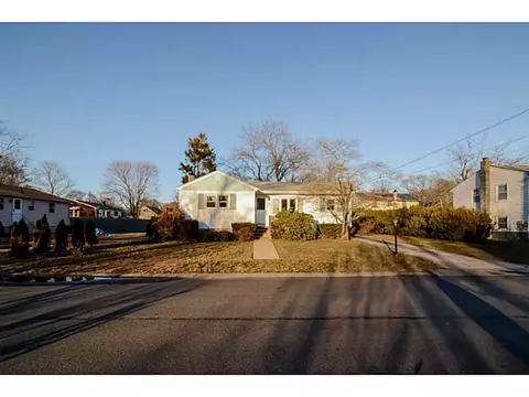 12 Winifred Ave, Warwick, RI 02889 photo 3
