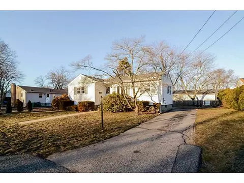 12 Winifred Ave, Warwick, RI 02889 photo 2