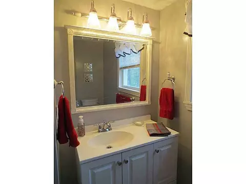 28 Spring Grove Rd, Glocester, RI 02814 photo 9