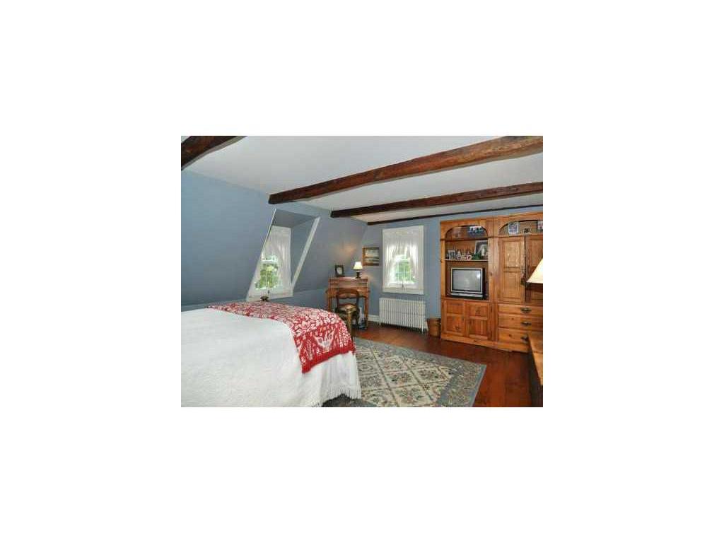 976 Buttonwoods Ave, Warwick, RI 02886 photo 13