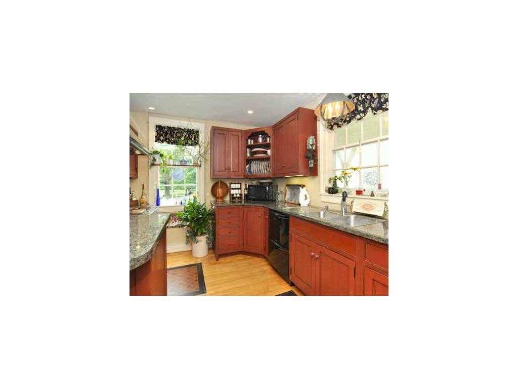 976 Buttonwoods Ave, Warwick, RI 02886 photo 11
