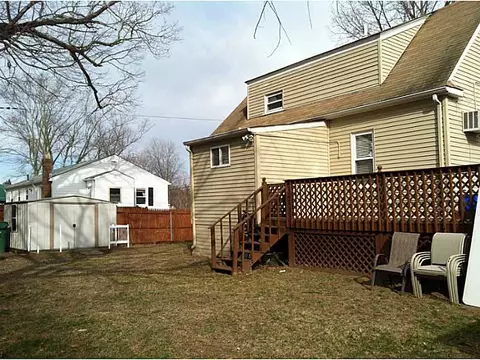 53 Arlee St, Warwick, RI 02889 photo 3