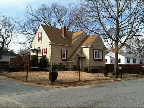 53 Arlee St, Warwick, RI 02889 photo 1